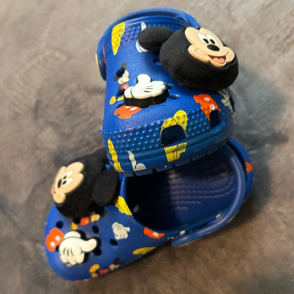 CROCS Blue Disney Mickey Mouse Toddler size 6 Iconic Jibbitz Charms Boy Girl - Picture 2 of 7